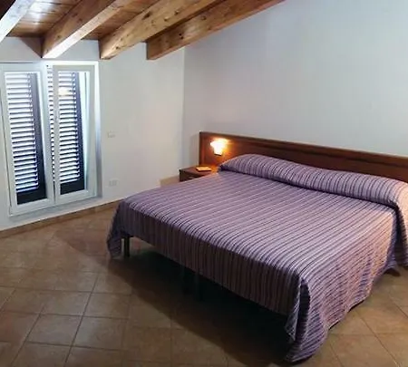 Antica 2* Luni